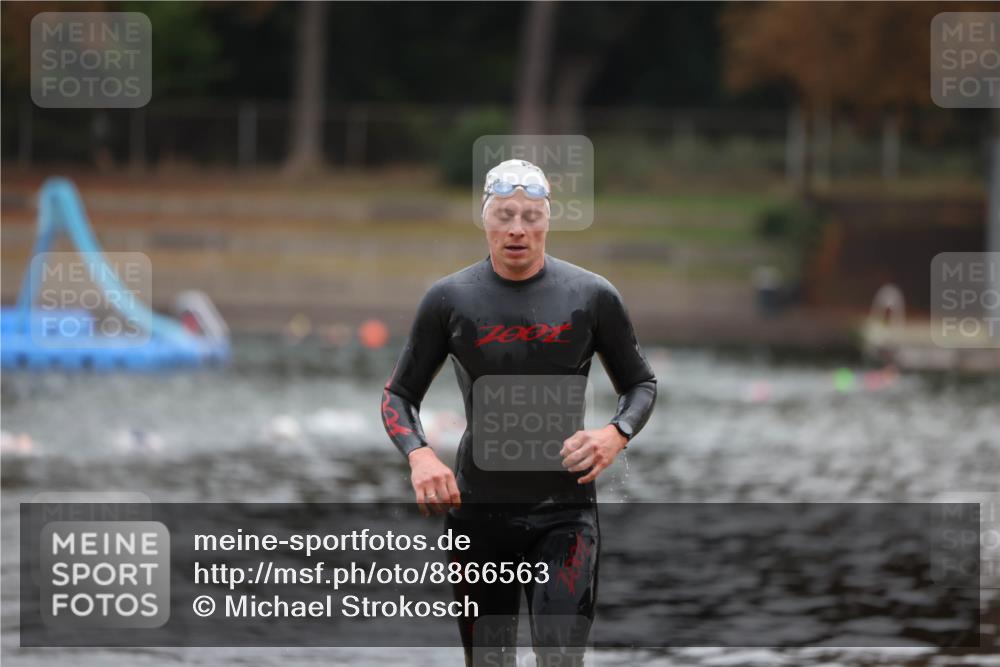 14.09.2025 - Stadtparktriathlon Michael Strokosch http://msf.ph/oto/8866563 14.09.2025 09:45:17 Schwimmen 537, 554 meine-sportfotos.de