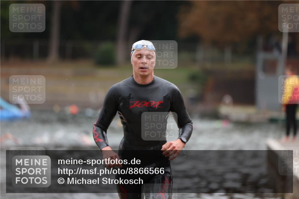 14.09.2025 - Stadtparktriathlon Michael Strokosch http://msf.ph/oto/8866566 14.09.2025 09:45:18 Schwimmen 537, 554 meine-sportfotos.de