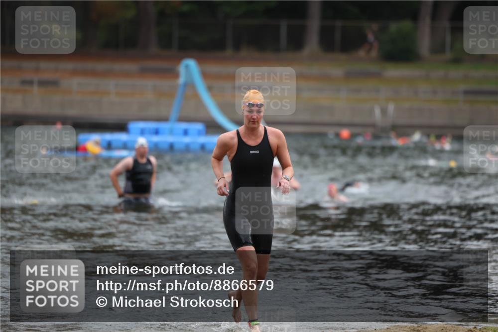 14.09.2025 - Stadtparktriathlon Michael Strokosch http://msf.ph/oto/8866579 14.09.2025 09:45:25 Schwimmen 537 meine-sportfotos.de