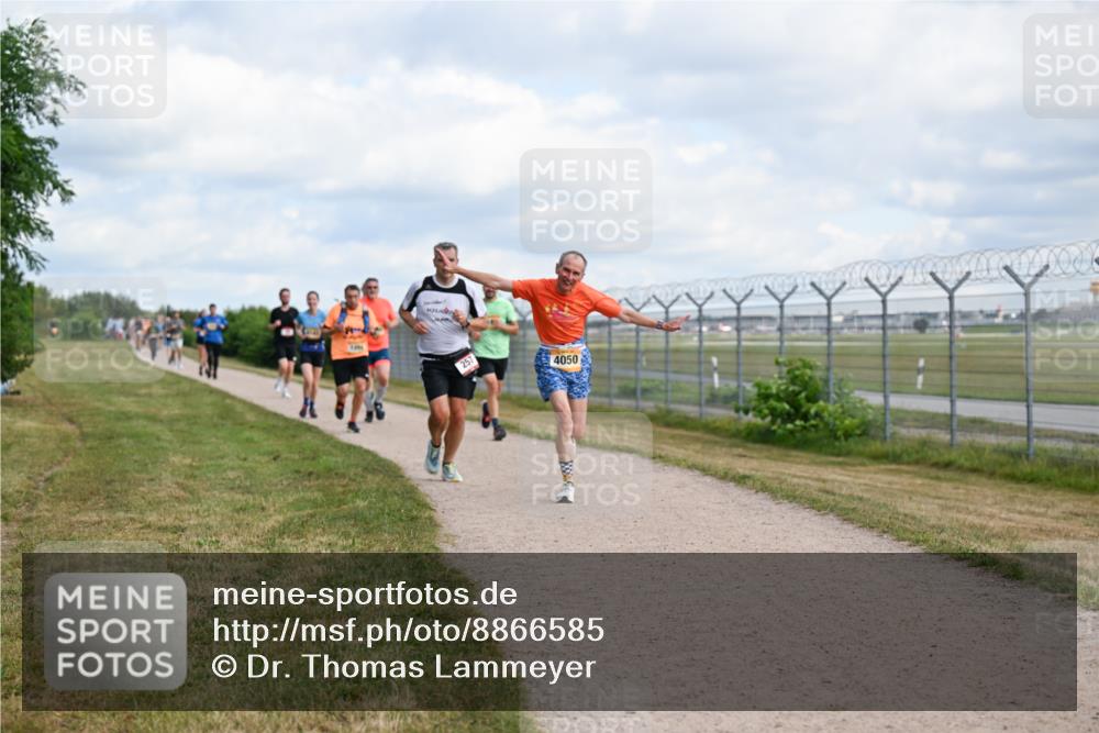 14.09.2025 - Airport Race Dr. Thomas Lammeyer http://msf.ph/oto/8866585 14.09.2025 12:07:20 Laufen 257, 4050 meine-sportfotos.de