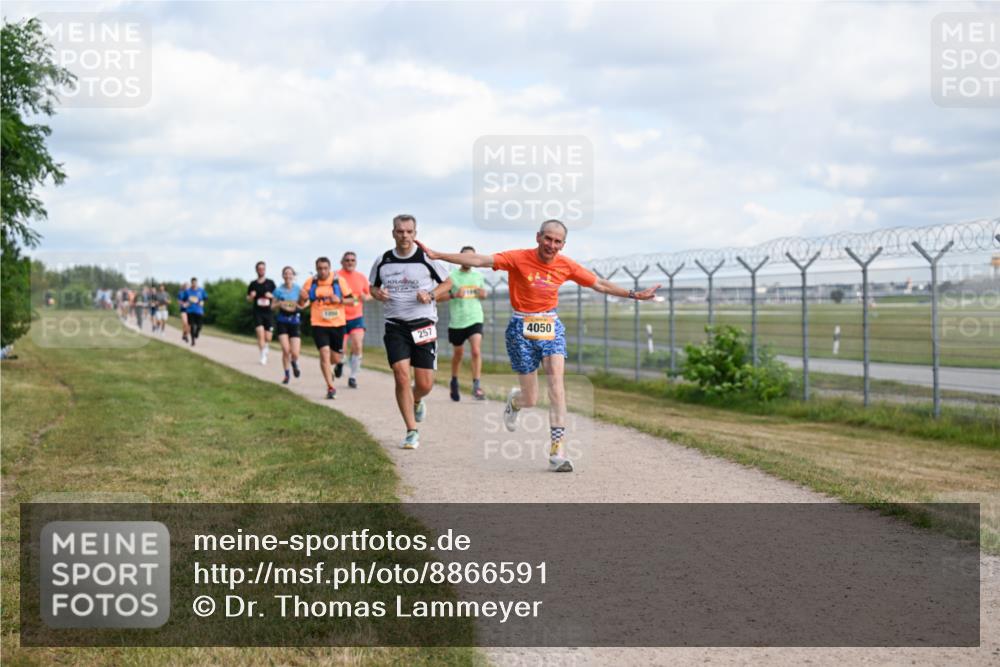 14.09.2025 - Airport Race Dr. Thomas Lammeyer http://msf.ph/oto/8866591 14.09.2025 12:07:20 Laufen 257, 4050 meine-sportfotos.de