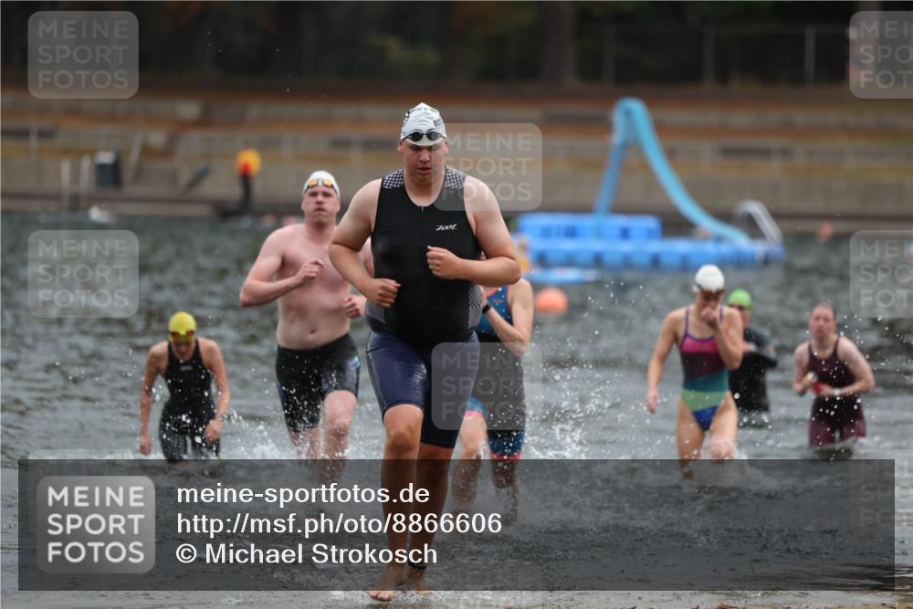 14.09.2025 - Stadtparktriathlon Michael Strokosch http://msf.ph/oto/8866606 14.09.2025 09:45:41 Schwimmen 528, 545, 547, 580, 593, 604 meine-sportfotos.de