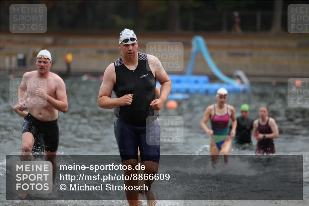14.09.2025 - Stadtparktriathlon Michael Strokosch http://msf.ph/oto/8866609 14.09.2025 09:45:42 Schwimmen 528, 545, 547, 580, 593, 604 meine-sportfotos.de