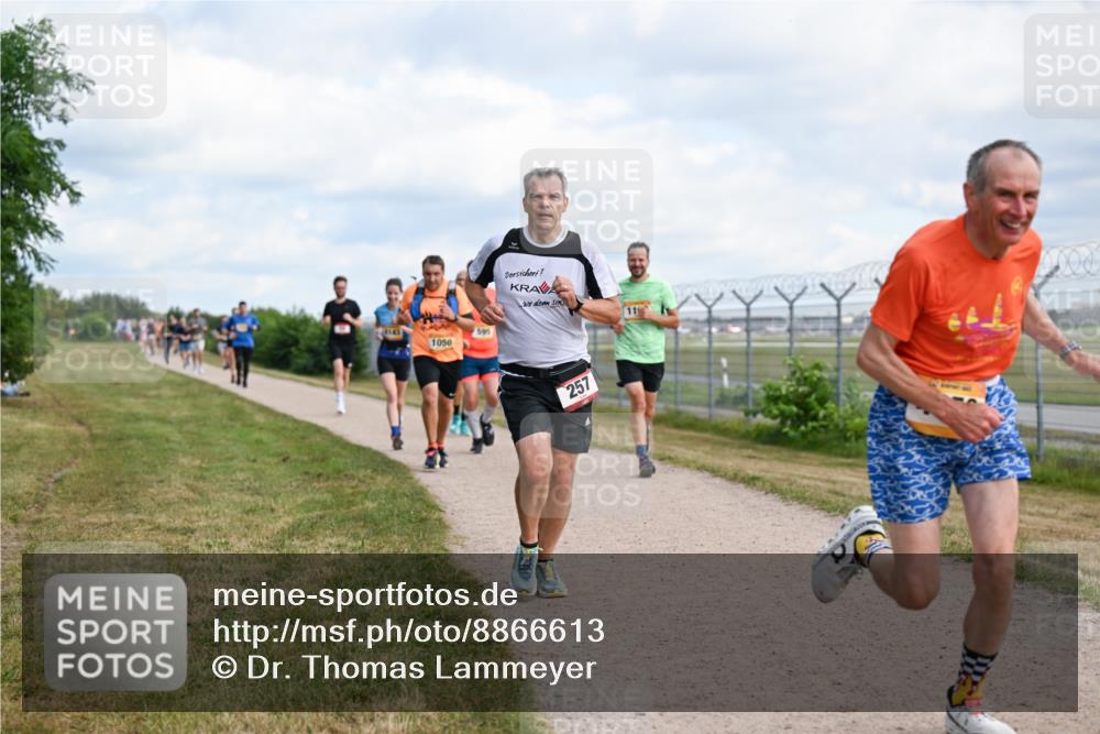 14.09.2025 - Airport Race Dr. Thomas Lammeyer http://msf.ph/oto/8866613 14.09.2025 12:07:22 Laufen 1050, 595, 257, 11 meine-sportfotos.de
