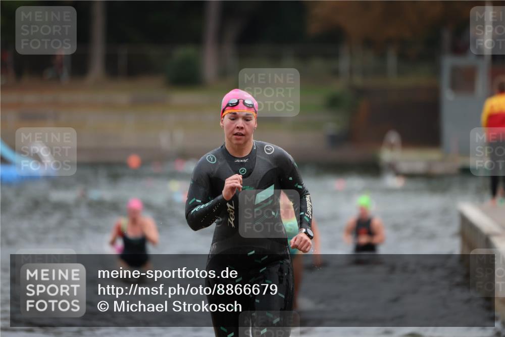14.09.2025 - Stadtparktriathlon Michael Strokosch http://msf.ph/oto/8866679 14.09.2025 09:46:20 Schwimmen 511, 594, 610 meine-sportfotos.de