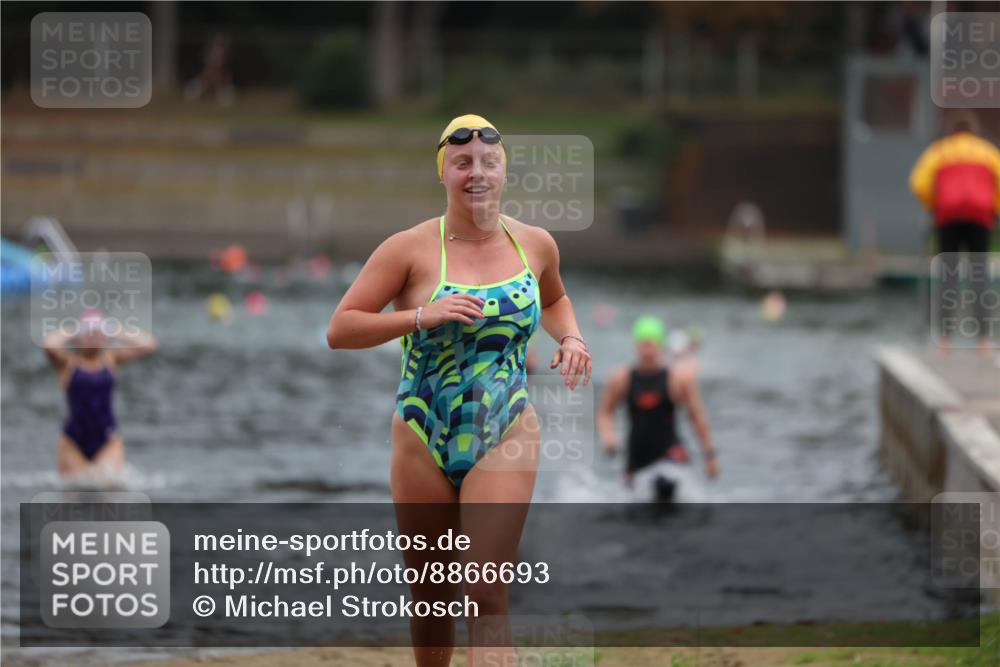 14.09.2025 - Stadtparktriathlon Michael Strokosch http://msf.ph/oto/8866693 14.09.2025 09:46:25 Schwimmen 511, 594, 596, 620 meine-sportfotos.de