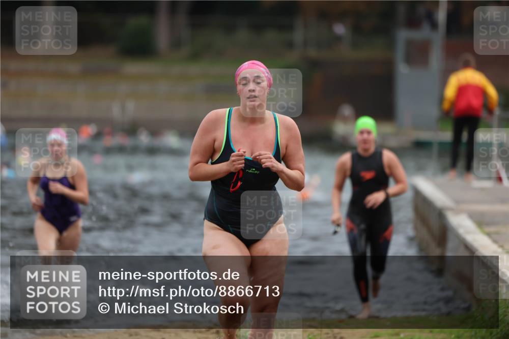 14.09.2025 - Stadtparktriathlon Michael Strokosch http://msf.ph/oto/8866713 14.09.2025 09:46:30 Schwimmen 511, 594, 596, 620 meine-sportfotos.de