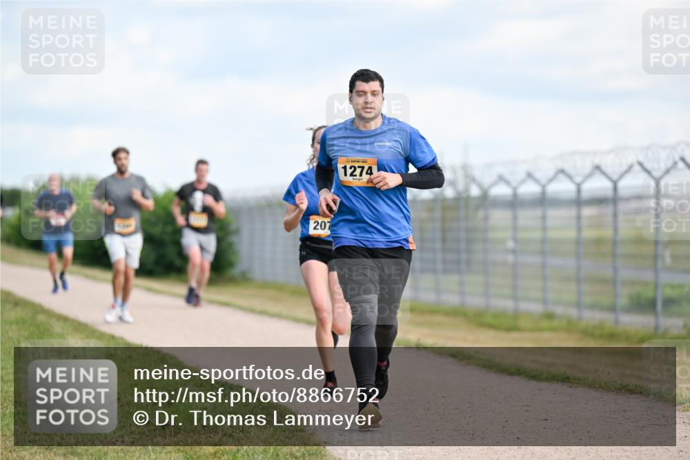 14.09.2025 - Airport Race Dr. Thomas Lammeyer http://msf.ph/oto/8866752 14.09.2025 12:07:31 Laufen 207, 1274 meine-sportfotos.de