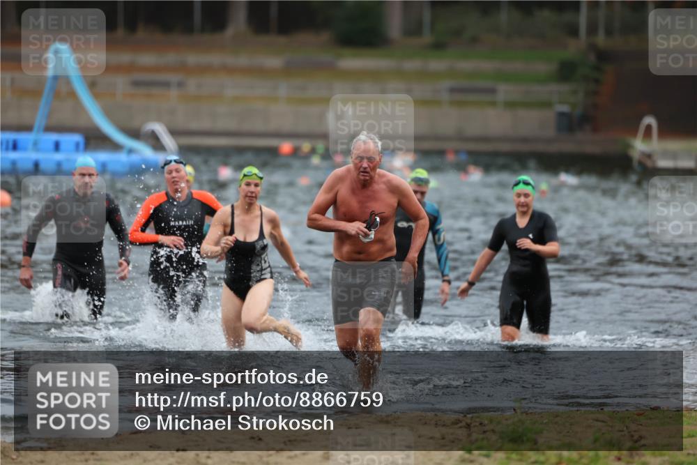 14.09.2025 - Stadtparktriathlon Michael Strokosch http://msf.ph/oto/8866759 14.09.2025 09:47:02 Schwimmen 523, 524, 563, 583, 584, 597 meine-sportfotos.de