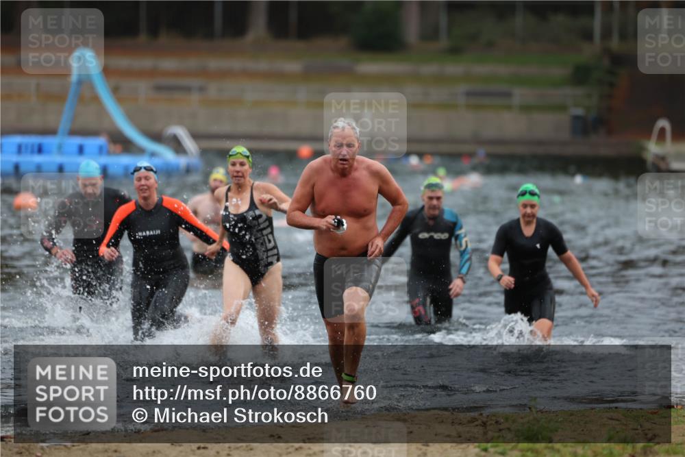 14.09.2025 - Stadtparktriathlon Michael Strokosch http://msf.ph/oto/8866760 14.09.2025 09:47:03 Schwimmen 524, 563, 583, 584, 597 meine-sportfotos.de