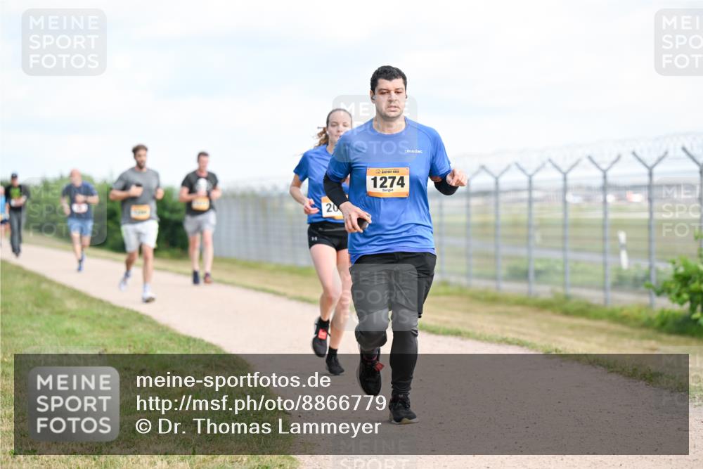 14.09.2025 - Airport Race Dr. Thomas Lammeyer http://msf.ph/oto/8866779 14.09.2025 12:07:32 Laufen 20, 1274 meine-sportfotos.de