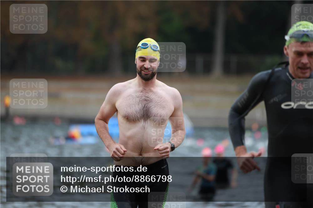 14.09.2025 - Stadtparktriathlon Michael Strokosch http://msf.ph/oto/8866798 14.09.2025 09:47:16 Schwimmen 570, 597, 598 meine-sportfotos.de
