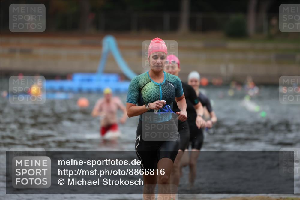 14.09.2025 - Stadtparktriathlon Michael Strokosch http://msf.ph/oto/8866816 14.09.2025 09:47:28 Schwimmen 509, 526, 541 meine-sportfotos.de