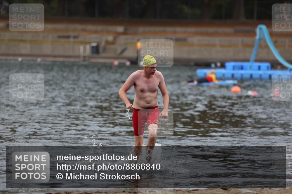 14.09.2025 - Stadtparktriathlon Michael Strokosch http://msf.ph/oto/8866840 14.09.2025 09:47:39 Schwimmen 606 meine-sportfotos.de