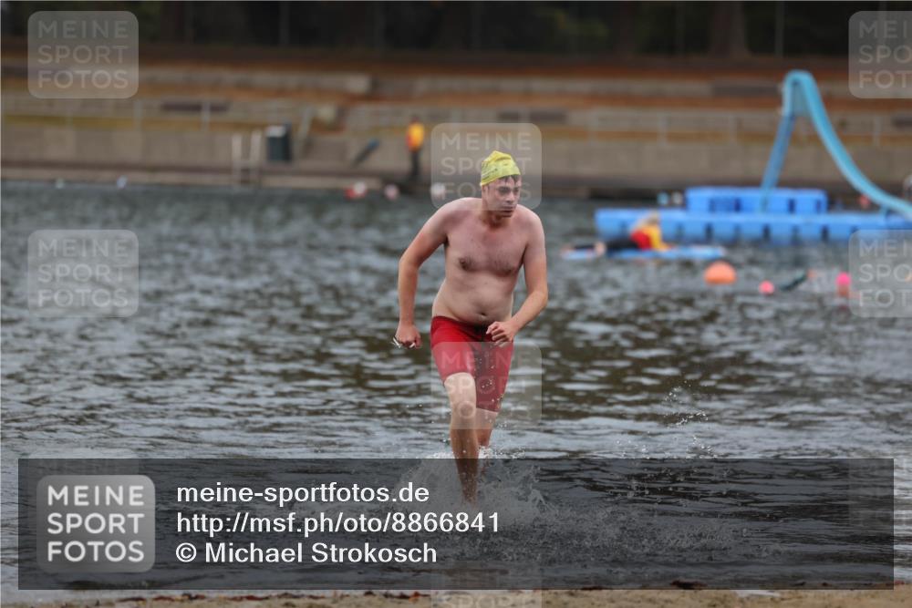14.09.2025 - Stadtparktriathlon Michael Strokosch http://msf.ph/oto/8866841 14.09.2025 09:47:40 Schwimmen 606 meine-sportfotos.de