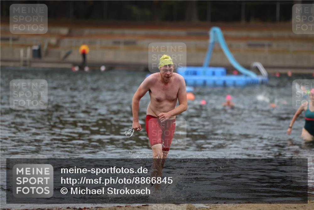 14.09.2025 - Stadtparktriathlon Michael Strokosch http://msf.ph/oto/8866845 14.09.2025 09:47:41 Schwimmen 606 meine-sportfotos.de