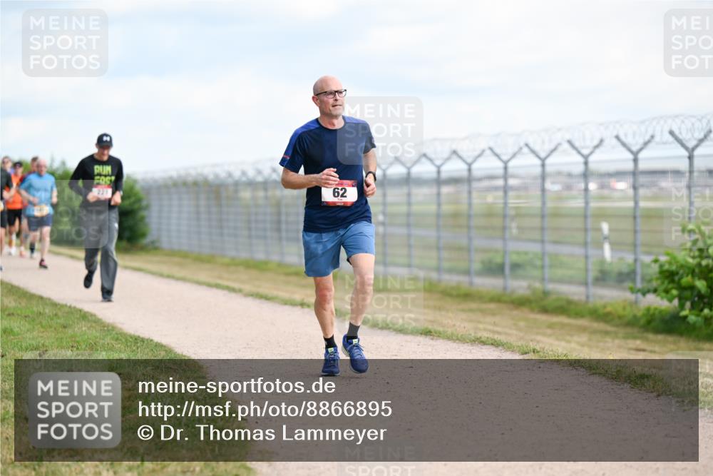 14.09.2025 - Airport Race Dr. Thomas Lammeyer http://msf.ph/oto/8866895 14.09.2025 12:07:40 Laufen 62, 62 meine-sportfotos.de