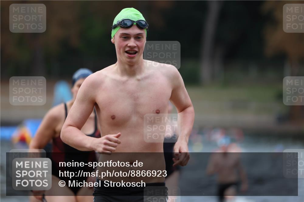 14.09.2025 - Stadtparktriathlon Michael Strokosch http://msf.ph/oto/8866923 14.09.2025 09:48:20 Schwimmen 525, 529, 550, 555, 556, 573, 576, 577, 602, 614, 617 meine-sportfotos.de