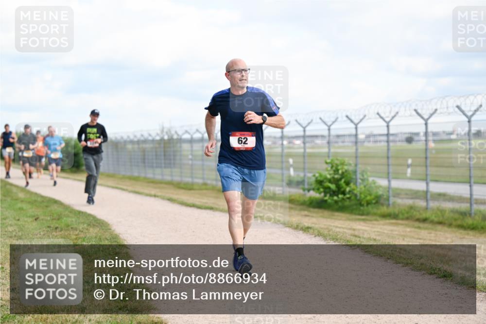 14.09.2025 - Airport Race Dr. Thomas Lammeyer http://msf.ph/oto/8866934 14.09.2025 12:07:42 Laufen 62 meine-sportfotos.de