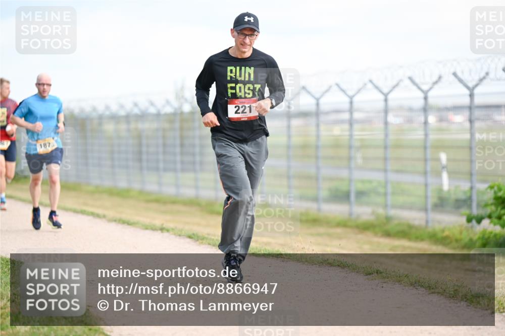 14.09.2025 - Airport Race Dr. Thomas Lammeyer http://msf.ph/oto/8866947 14.09.2025 12:07:44 Laufen 187, 221 meine-sportfotos.de