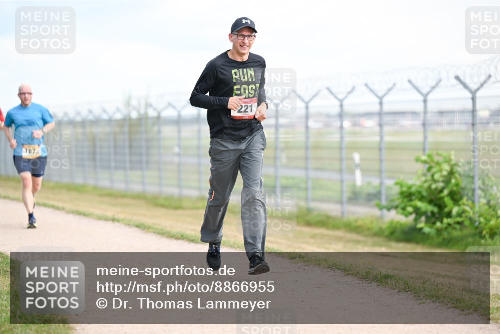 14.09.2025 - Airport Race Dr. Thomas Lammeyer http://msf.ph/oto/8866955 14.09.2025 12:07:45 Laufen 187, 7, 221 meine-sportfotos.de