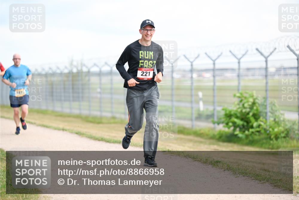14.09.2025 - Airport Race Dr. Thomas Lammeyer http://msf.ph/oto/8866958 14.09.2025 12:07:45 Laufen 221 meine-sportfotos.de
