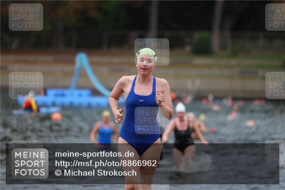 14.09.2025 - Stadtparktriathlon Michael Strokosch http://msf.ph/oto/8866962 14.09.2025 09:48:32 Schwimmen 544, 618 meine-sportfotos.de