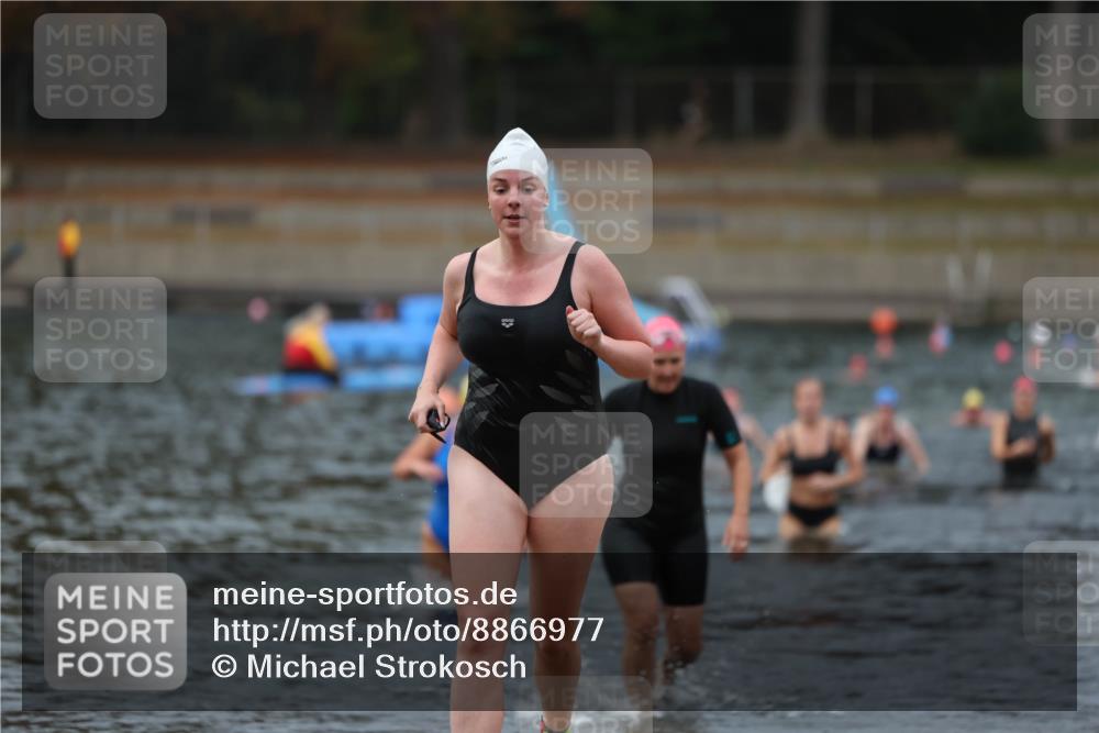 14.09.2025 - Stadtparktriathlon Michael Strokosch http://msf.ph/oto/8866977 14.09.2025 09:48:40 Schwimmen 587, 591, 618 meine-sportfotos.de