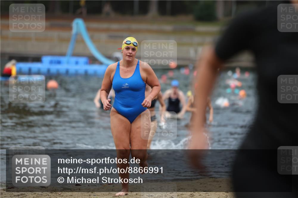 14.09.2025 - Stadtparktriathlon Michael Strokosch http://msf.ph/oto/8866991 14.09.2025 09:48:47 Schwimmen 522, 587, 591 meine-sportfotos.de
