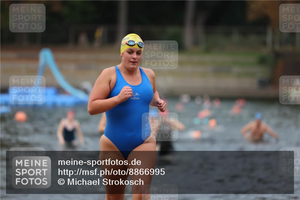 14.09.2025 - Stadtparktriathlon Michael Strokosch http://msf.ph/oto/8866995 14.09.2025 09:48:49 Schwimmen 522, 587, 591 meine-sportfotos.de