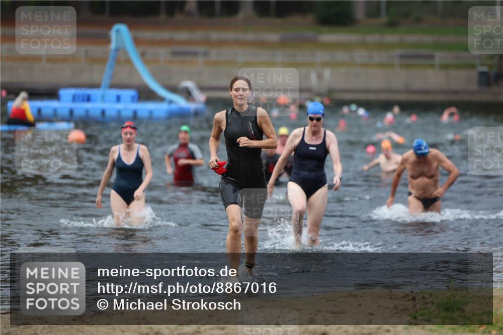 14.09.2025 - Stadtparktriathlon Michael Strokosch http://msf.ph/oto/8867016 14.09.2025 09:48:58 Schwimmen 521, 557, 567, 585 meine-sportfotos.de