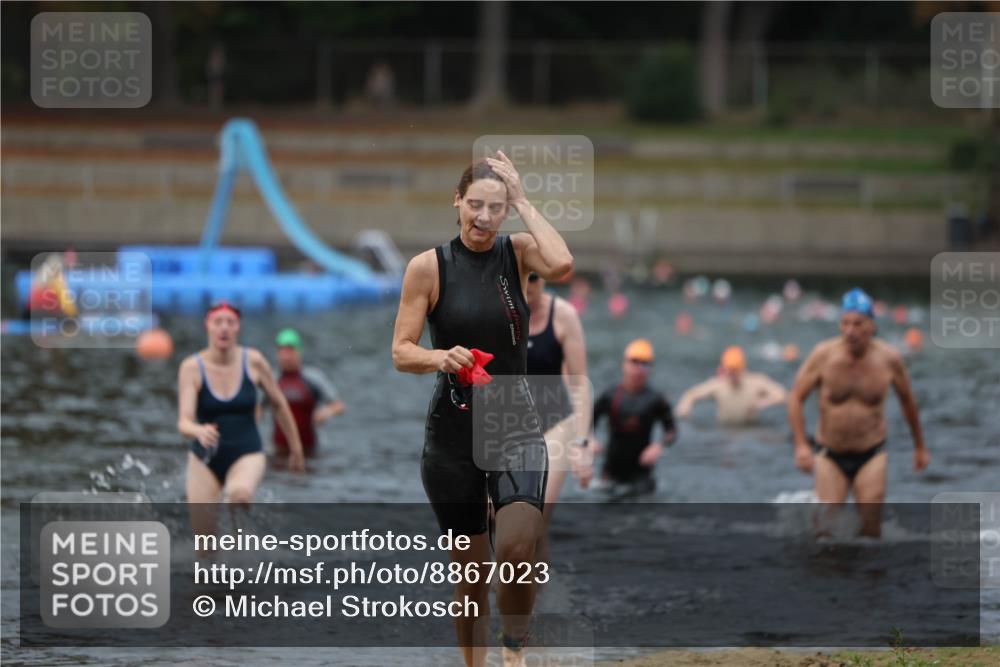14.09.2025 - Stadtparktriathlon Michael Strokosch http://msf.ph/oto/8867023 14.09.2025 09:49:01 Schwimmen 521, 557, 565, 567, 585 meine-sportfotos.de