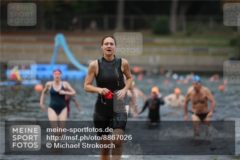 14.09.2025 - Stadtparktriathlon Michael Strokosch http://msf.ph/oto/8867026 14.09.2025 09:49:01 Schwimmen 521, 557, 565, 567, 585 meine-sportfotos.de