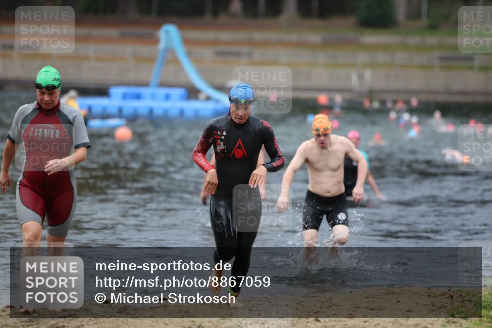 14.09.2025 - Stadtparktriathlon Michael Strokosch http://msf.ph/oto/8867059 14.09.2025 09:49:17 Schwimmen 517, 527, 565, 607 meine-sportfotos.de