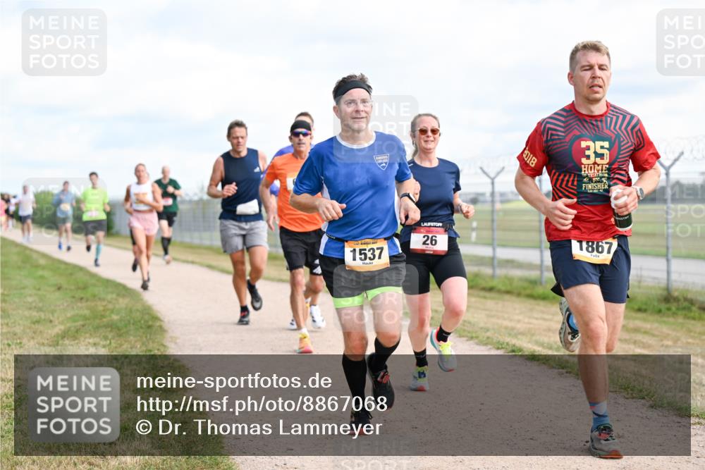 14.09.2025 - Airport Race Dr. Thomas Lammeyer http://msf.ph/oto/8867068 14.09.2025 12:07:52 Laufen 018, 35, 1537, 26, 1867 meine-sportfotos.de