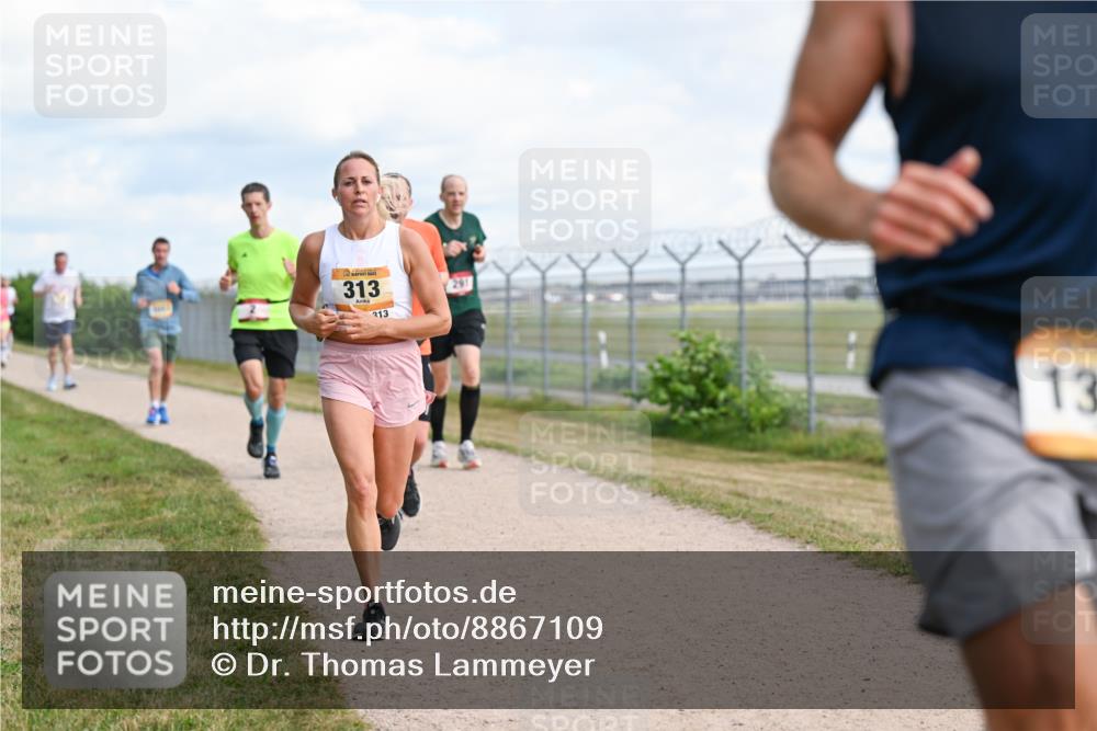 14.09.2025 - Airport Race Dr. Thomas Lammeyer http://msf.ph/oto/8867109 14.09.2025 12:07:55 Laufen 313, 213, 291, 13 meine-sportfotos.de