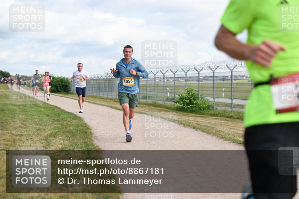 14.09.2025 - Airport Race Dr. Thomas Lammeyer http://msf.ph/oto/8867181 14.09.2025 12:07:59 Laufen 440, 1053 meine-sportfotos.de