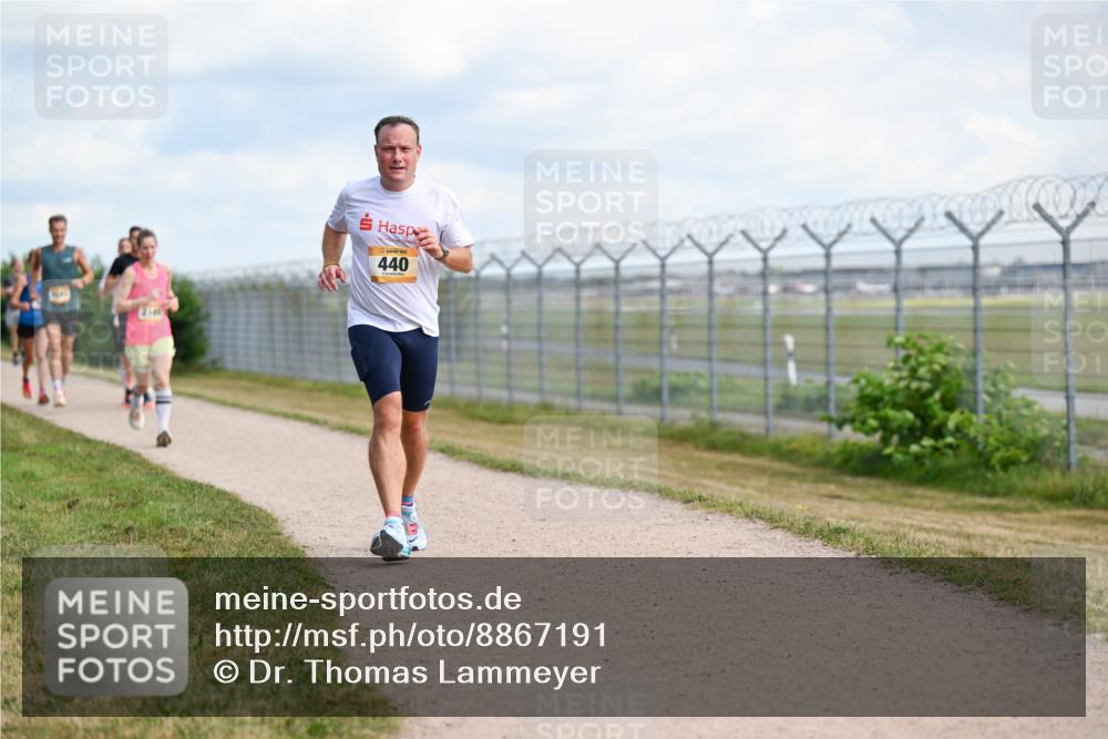 14.09.2025 - Airport Race Dr. Thomas Lammeyer http://msf.ph/oto/8867191 14.09.2025 12:08:01 Laufen 440 meine-sportfotos.de