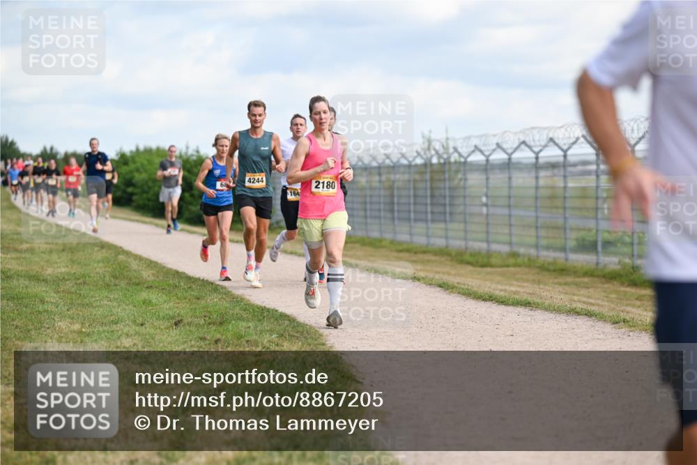 14.09.2025 - Airport Race Dr. Thomas Lammeyer http://msf.ph/oto/8867205 14.09.2025 12:08:04 Laufen 4244, 68, 2180, 164 meine-sportfotos.de