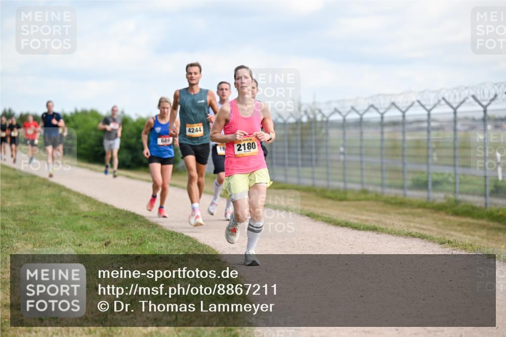14.09.2025 - Airport Race Dr. Thomas Lammeyer http://msf.ph/oto/8867211 14.09.2025 12:08:05 Laufen 689, 4244, 2180 meine-sportfotos.de