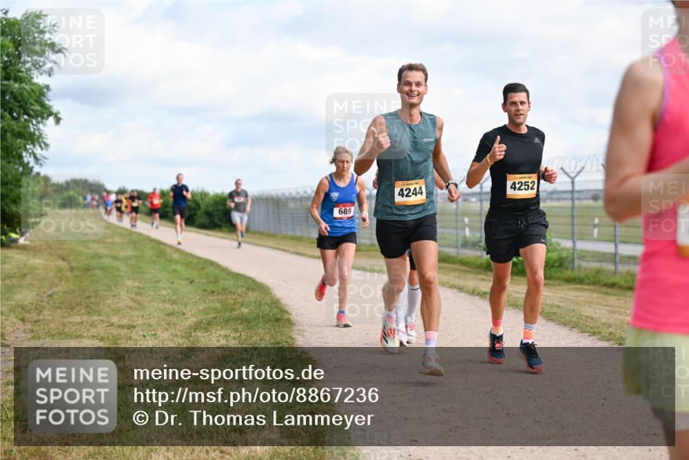 14.09.2025 - Airport Race Dr. Thomas Lammeyer http://msf.ph/oto/8867236 14.09.2025 12:08:09 Laufen 689, 4244, 4252 meine-sportfotos.de