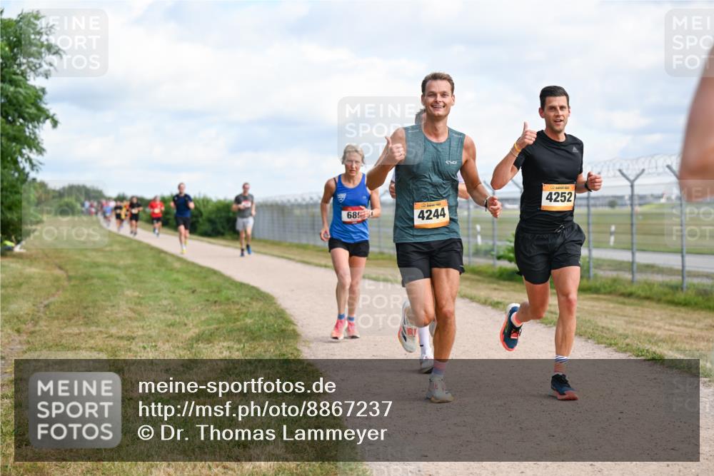 14.09.2025 - Airport Race Dr. Thomas Lammeyer http://msf.ph/oto/8867237 14.09.2025 12:08:09 Laufen 689, 4244, 4252 meine-sportfotos.de