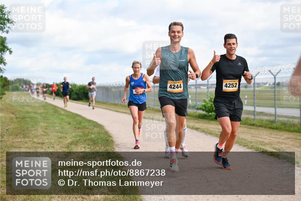 14.09.2025 - Airport Race Dr. Thomas Lammeyer http://msf.ph/oto/8867238 14.09.2025 12:08:09 Laufen 4244, 4252 meine-sportfotos.de