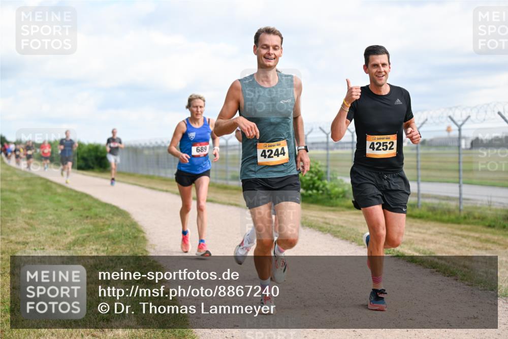 14.09.2025 - Airport Race Dr. Thomas Lammeyer http://msf.ph/oto/8867240 14.09.2025 12:08:10 Laufen 689, 4244, 4252 meine-sportfotos.de