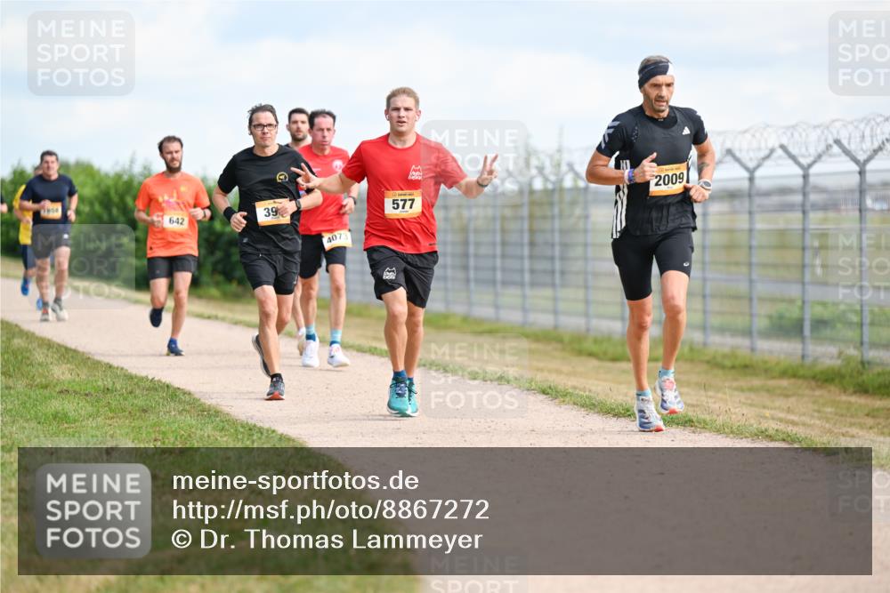 14.09.2025 - Airport Race Dr. Thomas Lammeyer http://msf.ph/oto/8867272 14.09.2025 12:08:20 Laufen 7990, 642, 39, 4073, 577, 2009 meine-sportfotos.de