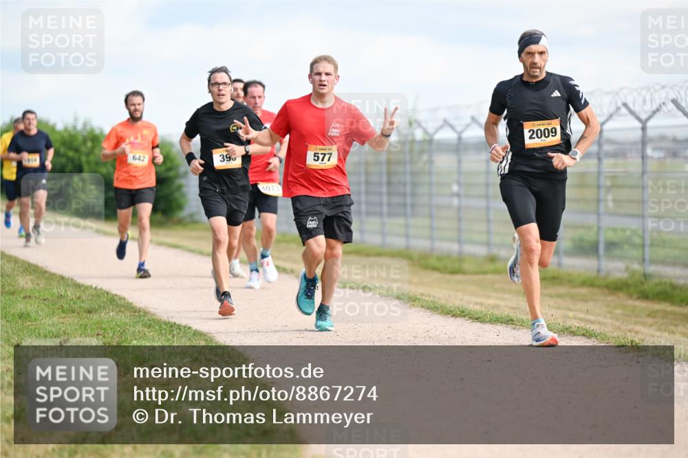 14.09.2025 - Airport Race Dr. Thomas Lammeyer http://msf.ph/oto/8867274 14.09.2025 12:08:21 Laufen 642, 39, 4073, 577, 2009 meine-sportfotos.de