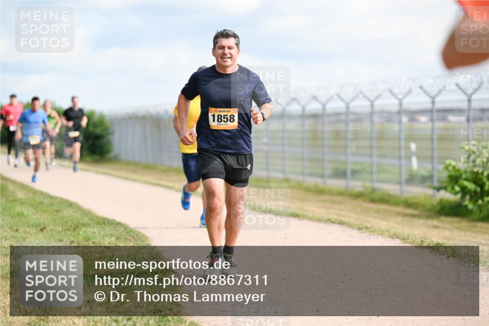 14.09.2025 - Airport Race Dr. Thomas Lammeyer http://msf.ph/oto/8867311 14.09.2025 12:08:29 Laufen 1858 meine-sportfotos.de
