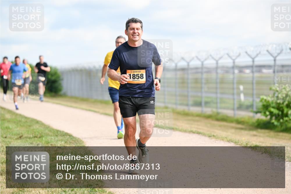 14.09.2025 - Airport Race Dr. Thomas Lammeyer http://msf.ph/oto/8867313 14.09.2025 12:08:30 Laufen 1858 meine-sportfotos.de