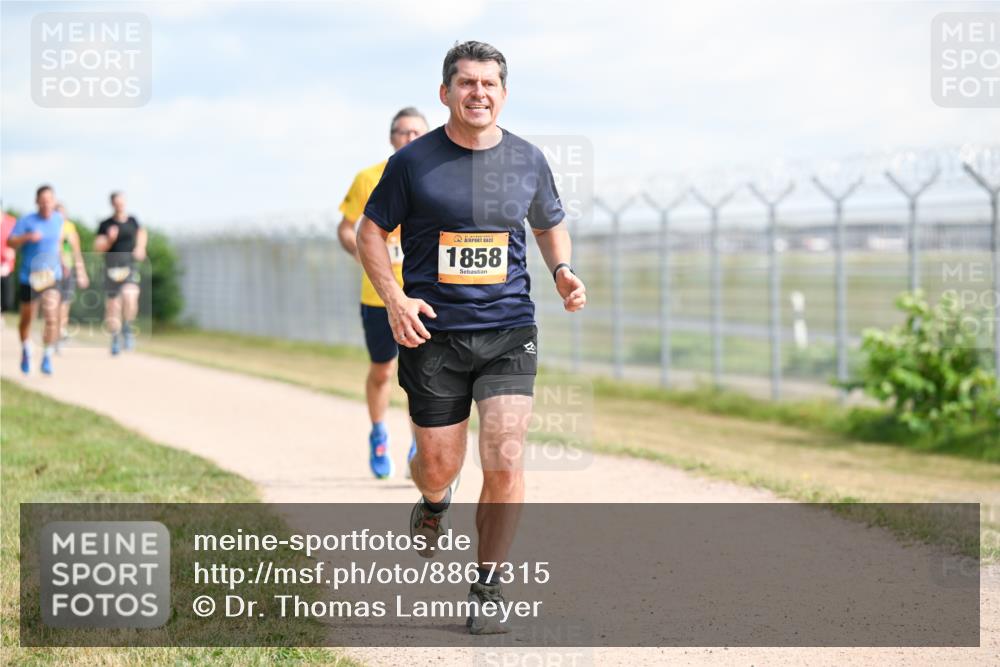 14.09.2025 - Airport Race Dr. Thomas Lammeyer http://msf.ph/oto/8867315 14.09.2025 12:08:30 Laufen 1858 meine-sportfotos.de