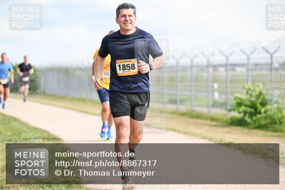 14.09.2025 - Airport Race Dr. Thomas Lammeyer http://msf.ph/oto/8867317 14.09.2025 12:08:30 Laufen 10, 1858 meine-sportfotos.de